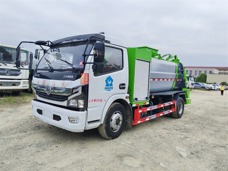 年底餐廚垃圾車(chē)需求旺季，我們已備好了多款車(chē)型供你選擇